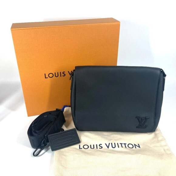 LOUIS VUITTON M57080 LV Aerogram Takeoff-Messenger Crossbody Shoulder Bag - Picture 1 of 15
